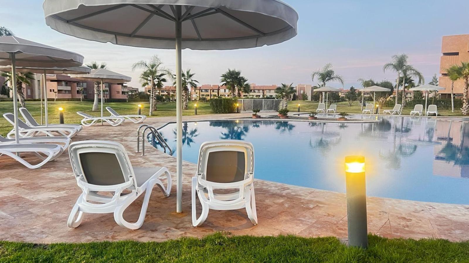 Appartement De Luxe Avec Jardin Vue Sur La Piscine Golf Securise 24H Sur 24 A 5 Minutes De L Aeroport Marrakesh Exteriör bild