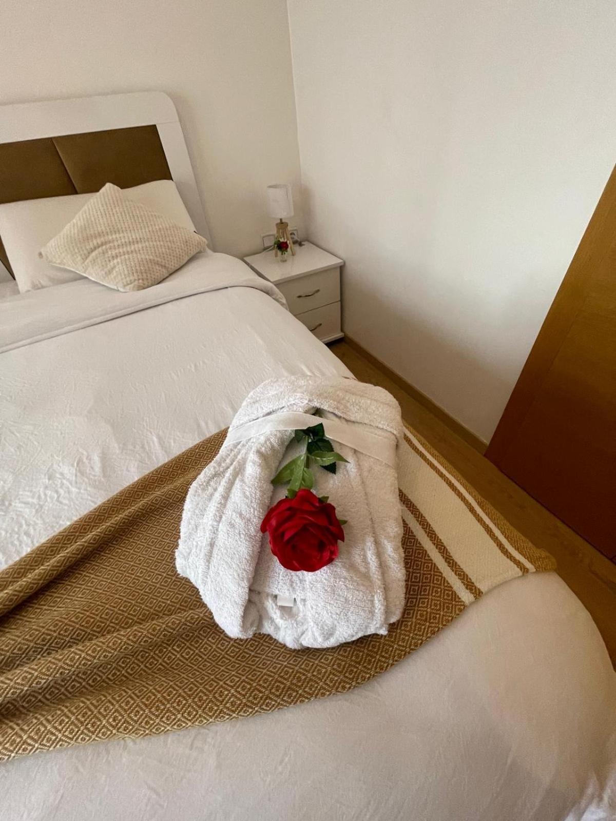 Appartement De Luxe Avec Jardin Vue Sur La Piscine Golf Securise 24H Sur 24 A 5 Minutes De L Aeroport Marrakesh Exteriör bild
